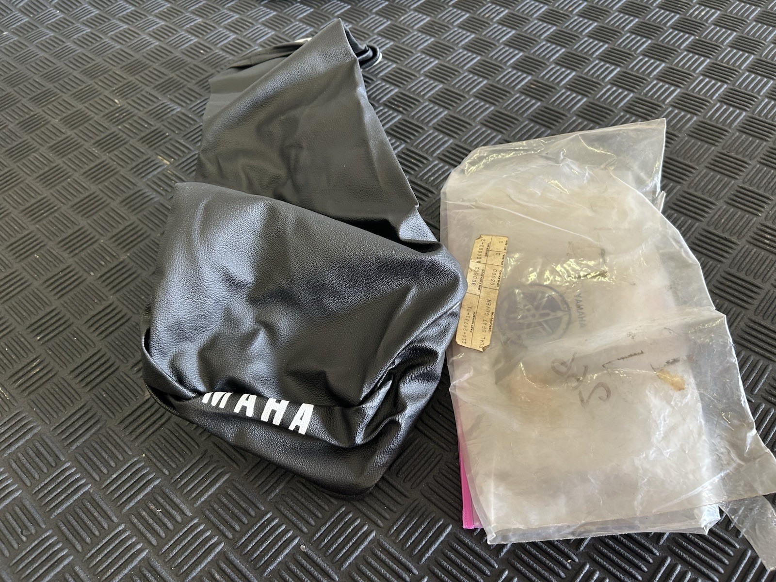 1965 Yamaha U5 Mate New Old Stock OEM Seat Cover 116-24731-01