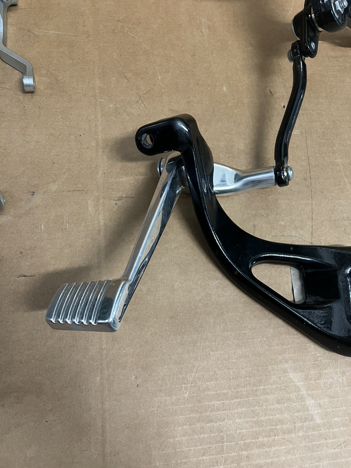 OEM Harley 18-23 Softail Street Bob Mid Control Shifter Foot Lever Set