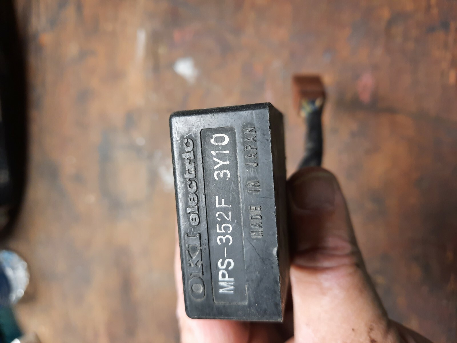 83-84 Honda GL1100 GL1200 Goldwing Turn Signal Cancel Unit 35220-MB9-781