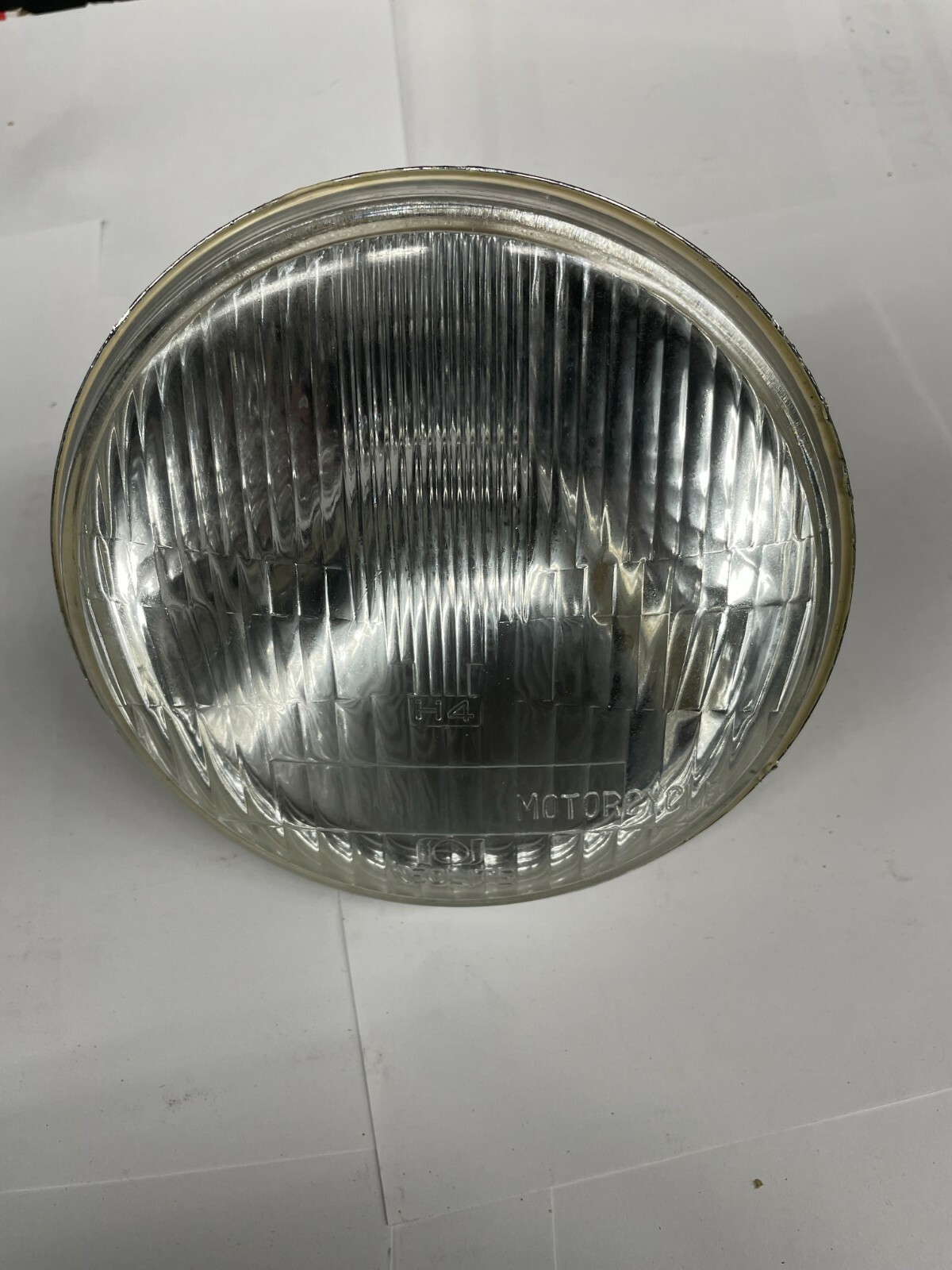 7″ H4 Halogen Universal Motorcycle Headlight Honda Suzuki Yamaha Kawasaki Harley
