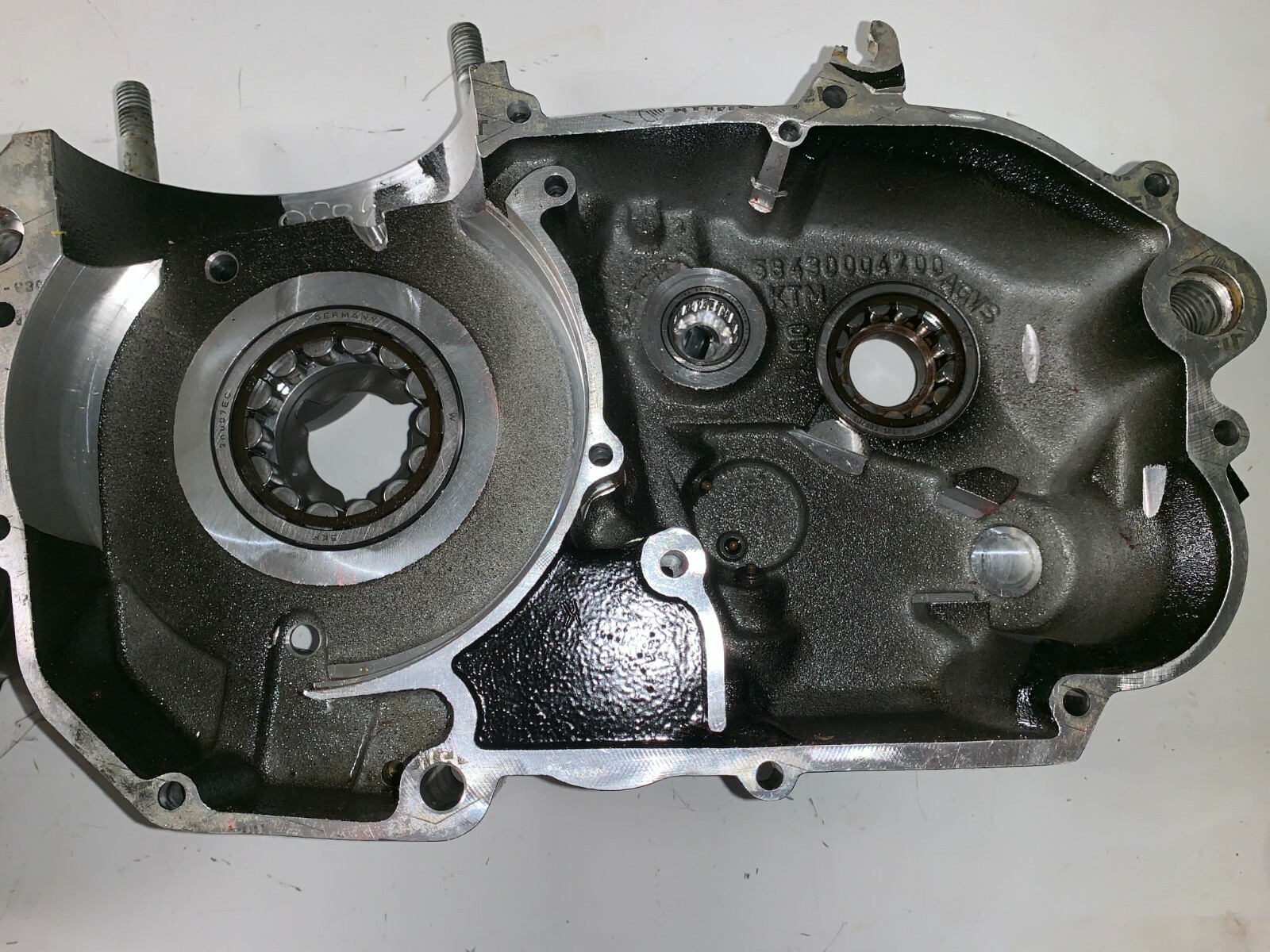 2001 KTM 400 LC4 OEM SET CRANKCASE LEFT RIGHT TRANSMISSION BOX BOTTOM END