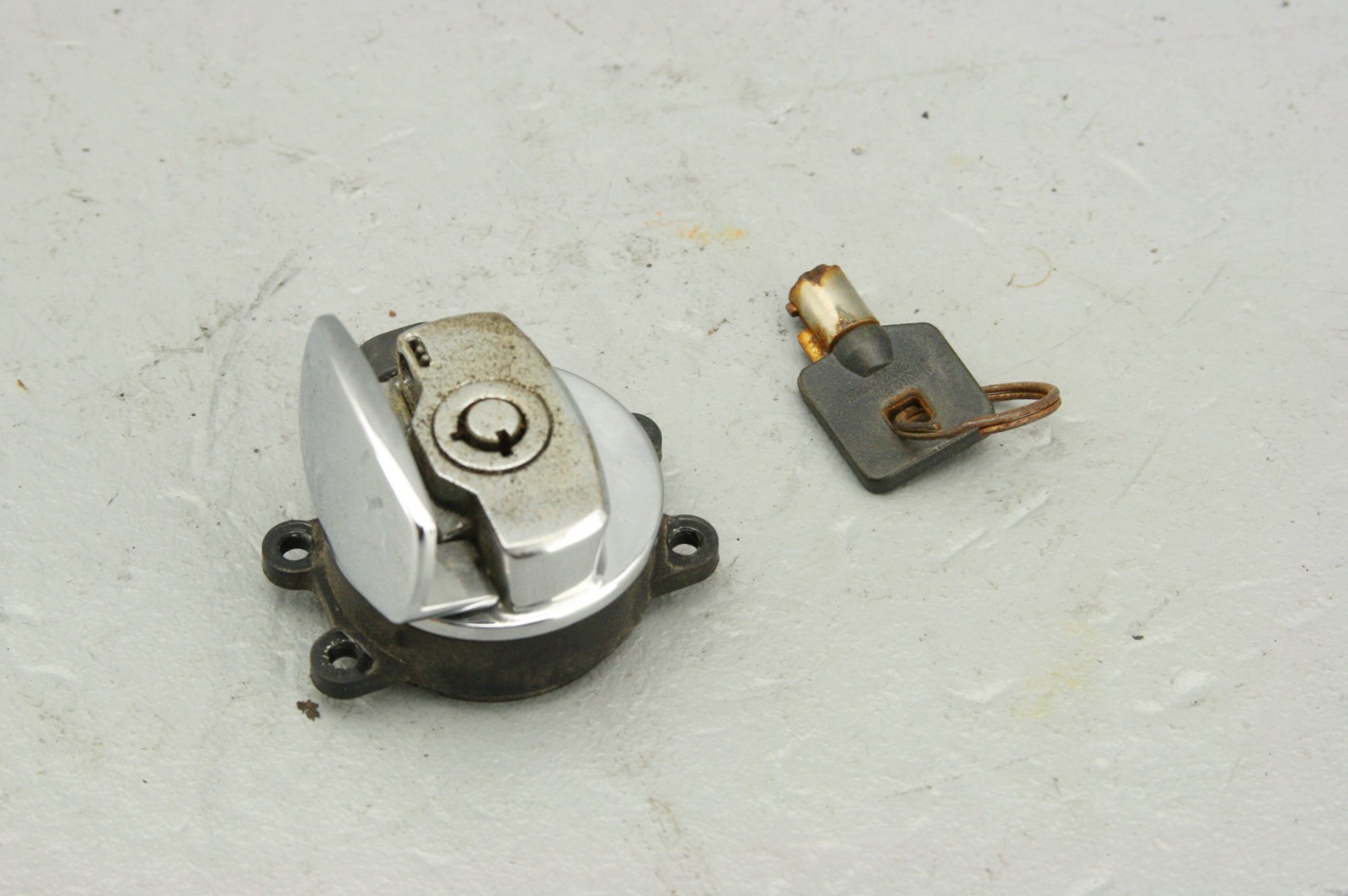 2015 Harley Road King Ignition Switch Knob Lock Assembly + KEY