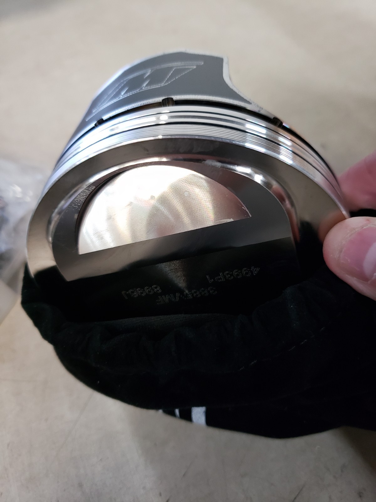 Wiseco 4993P1 Piston Kit (95ci., Domed) – Standard Bore 3.8825in., 10.5:1 Compre