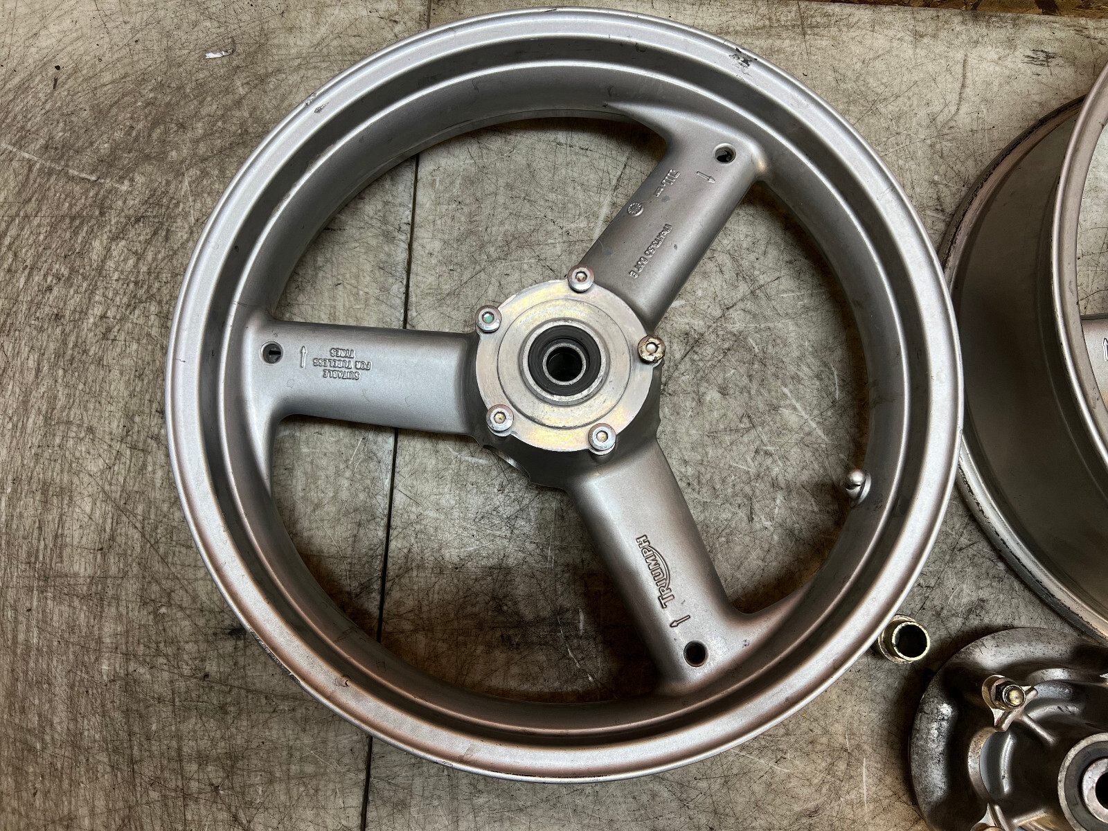 00 01 02 03 TRIUMPH DAYTONA SPRINT 955i FRONT WHEEL REAR WHEEL BACK RIM PAIR