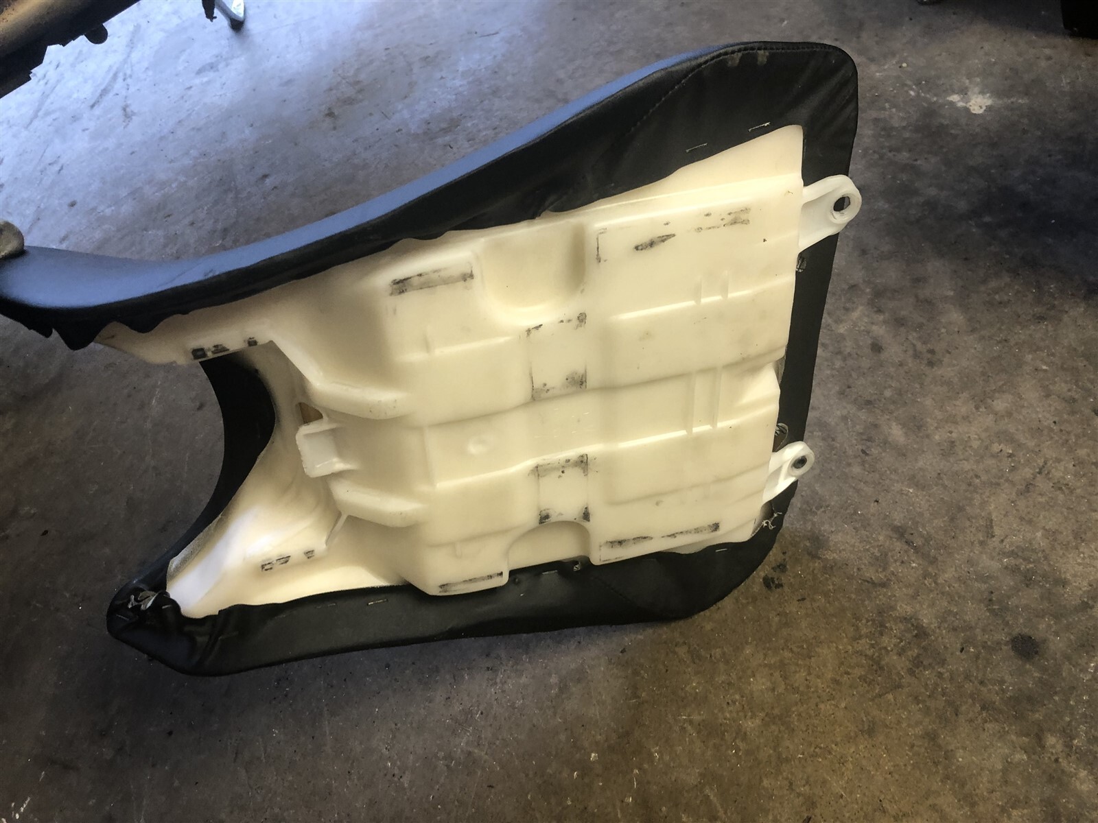 Yamaha YZFR6 YZF R6 03 04 05 R6S 06 07 08 09 OEM Front Drivers Riders Seat