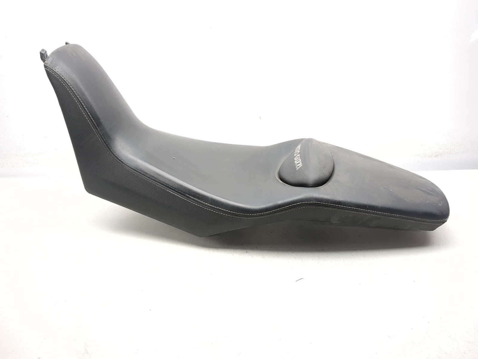 19 20 Moto Guzzi V85 TT Full One Piece Driver Passenger Seat 2B005635