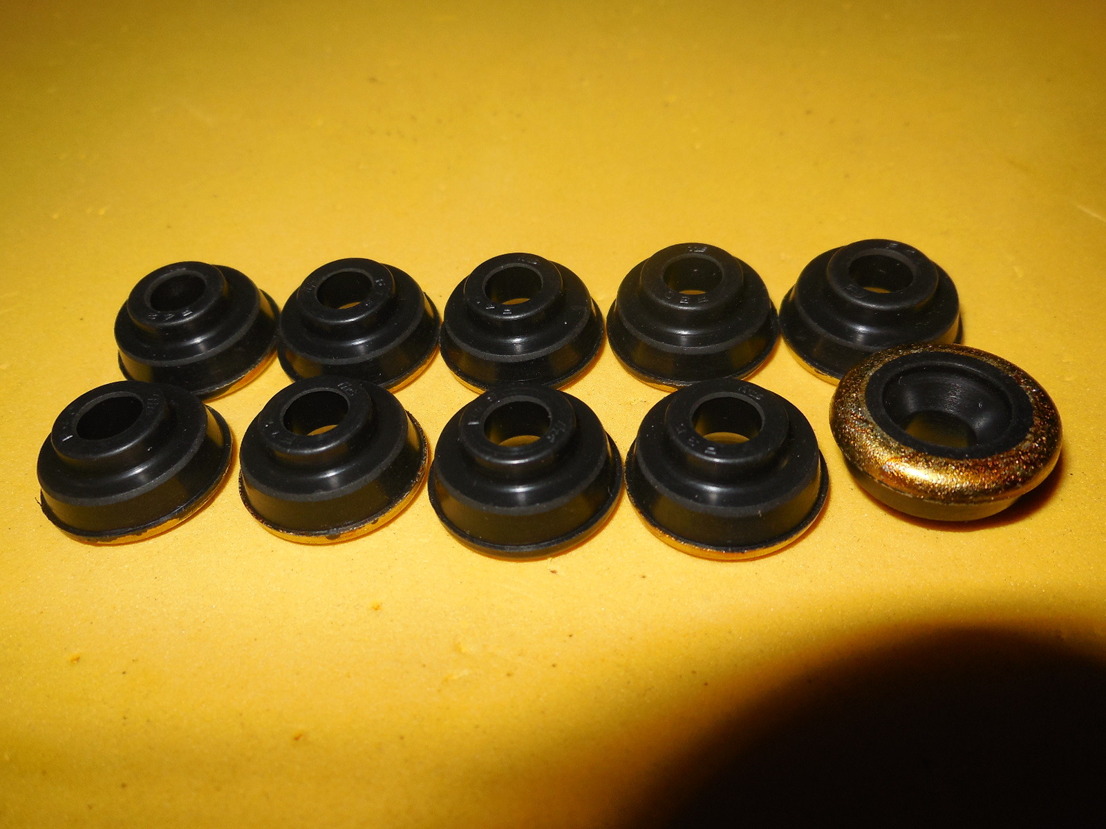 10 Valve cover bolt seals 1984 XT250 86-87 TT350 85-90 XT350 Dual sport
