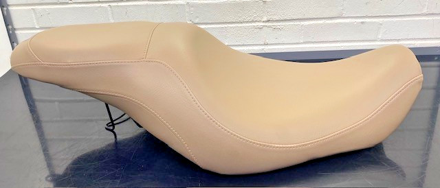 Two Up Harley OEM 97-07 RoadKing Seat W/ Color Match Tan
