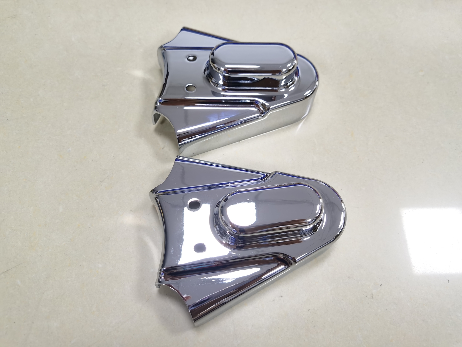 Metal Chrome Rear Swingarm Axle Cover For Harley Fat Boy Heritage Softail FLSTC
