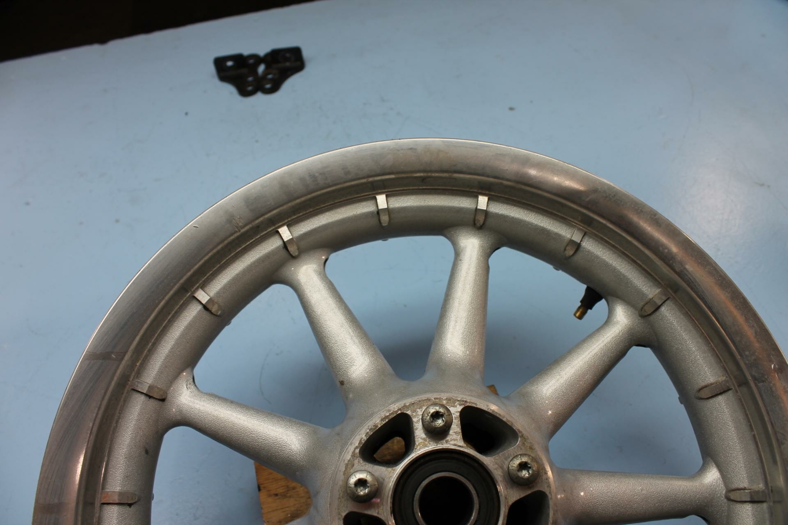 1086 03 HARLEY-DAVIDSON ELECTRA GLIDE SILVER FRONT WHEEL RIM
