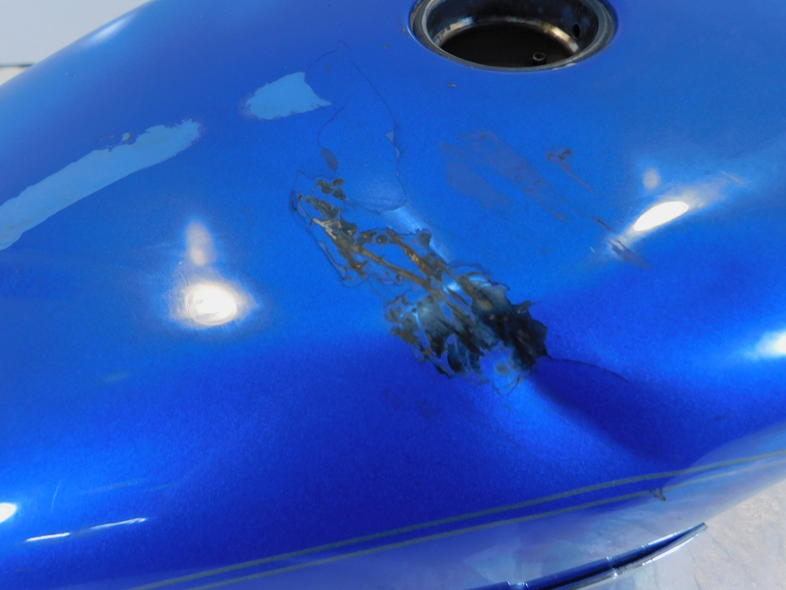 1998-2003 Harley Davidson Sportster 883 & 1200 Fuel Gas Petrol Tank – Dented