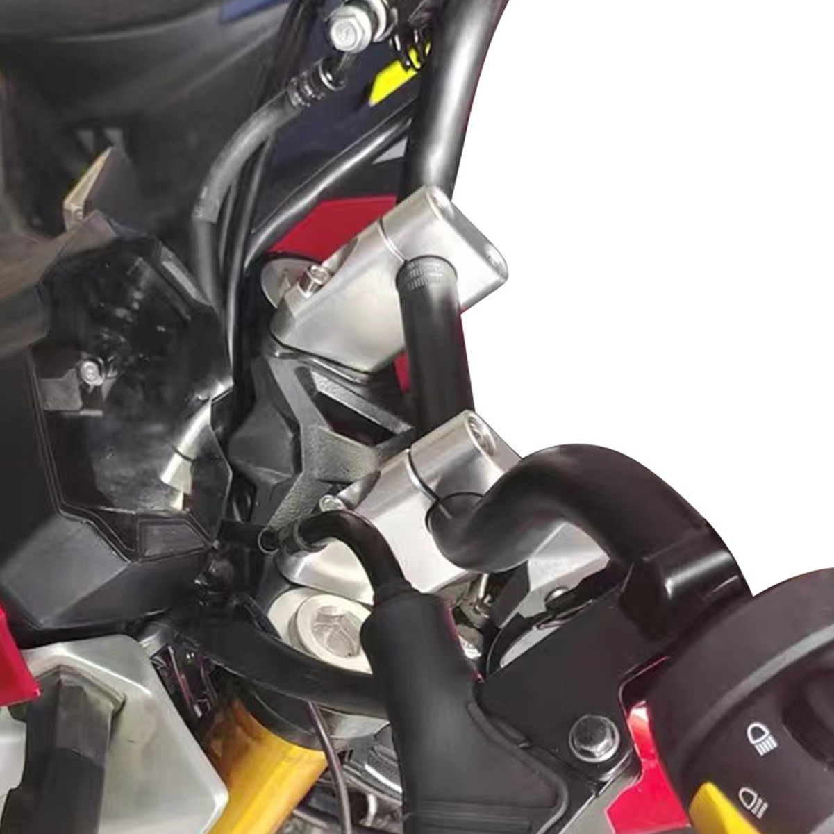 CNC AOTWTR Handlebar Riser Clamp Elevating Pad For Yamaha MT09 FZ09 XSR900 FJ09
