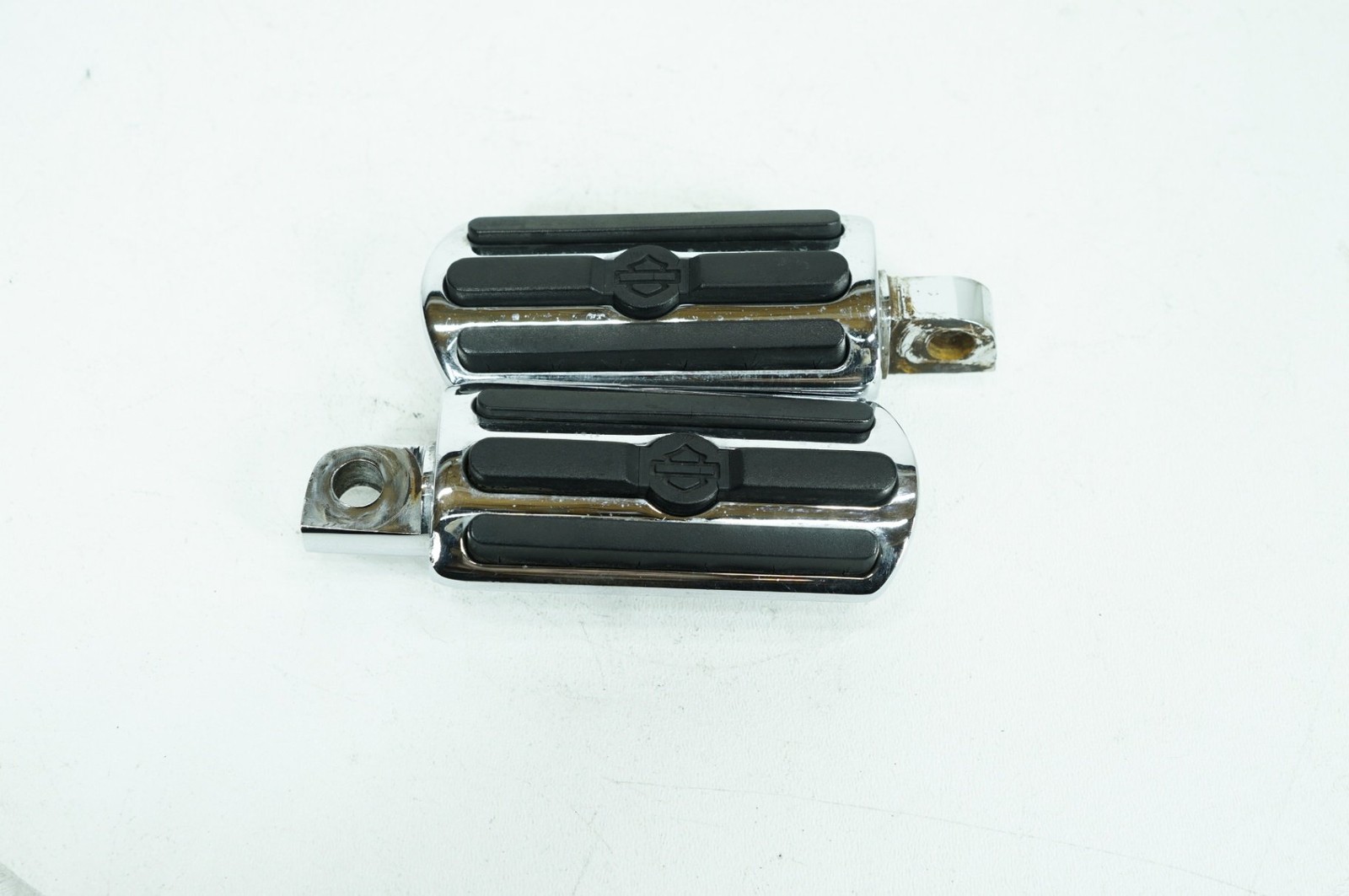 01 Harley Softail FLSTF Fat Boy OEM Front Right Left Highway Foot Pegs 50130-95A