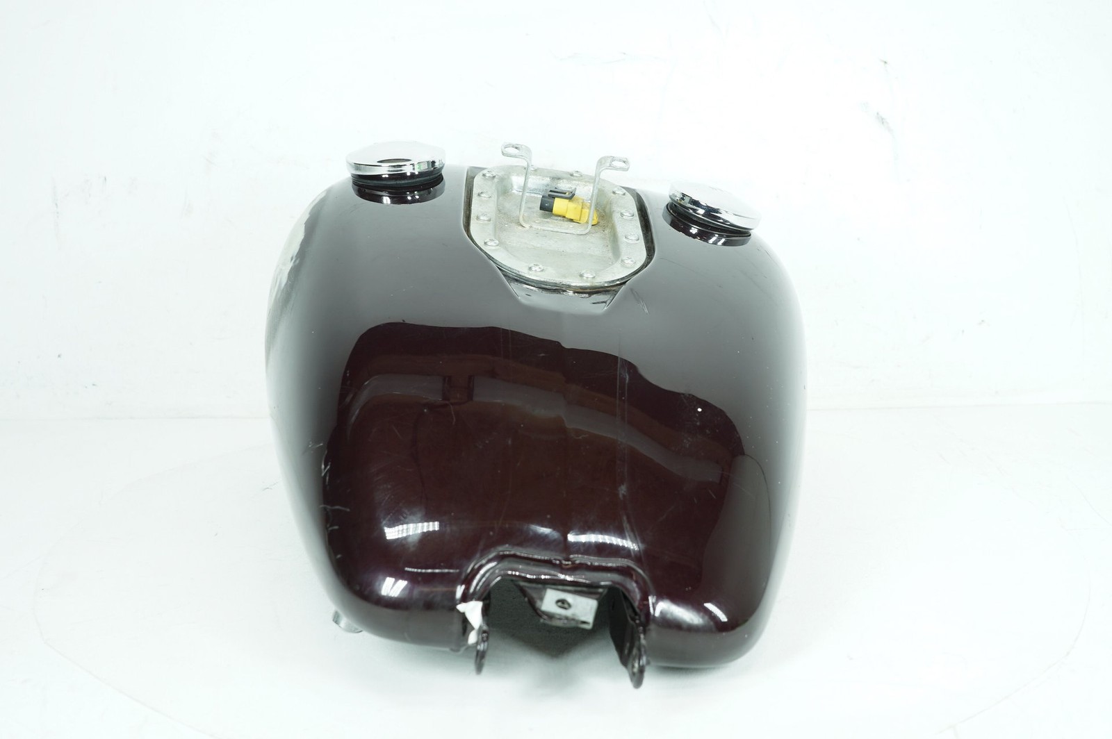 2006 Harley Dyna Street Bob OEM Gas Gasoline Fuel Tank Reservoir & Pump DENTED