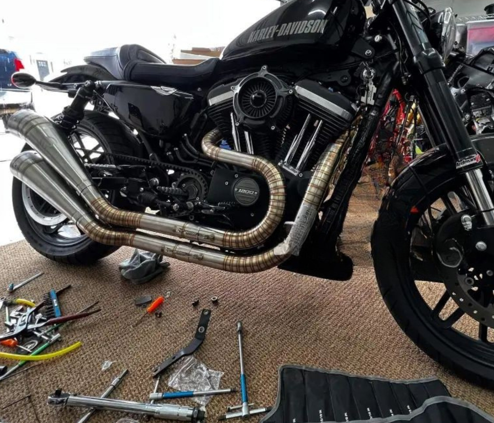 Hand-TIG Welded Scrambler Exhaust 2-2 for Harley Sportster 1986–2020