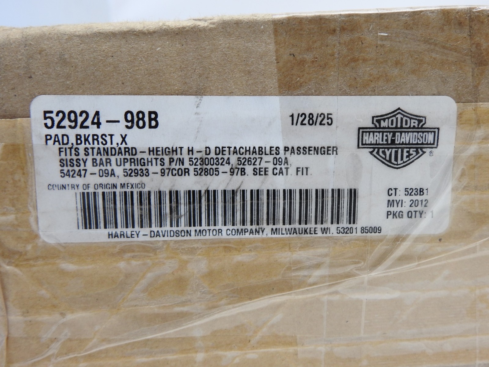 OEM Harley-Davidson 52924-98B Top-Stitch Passenger Backrest Pad – NOB NEW!!