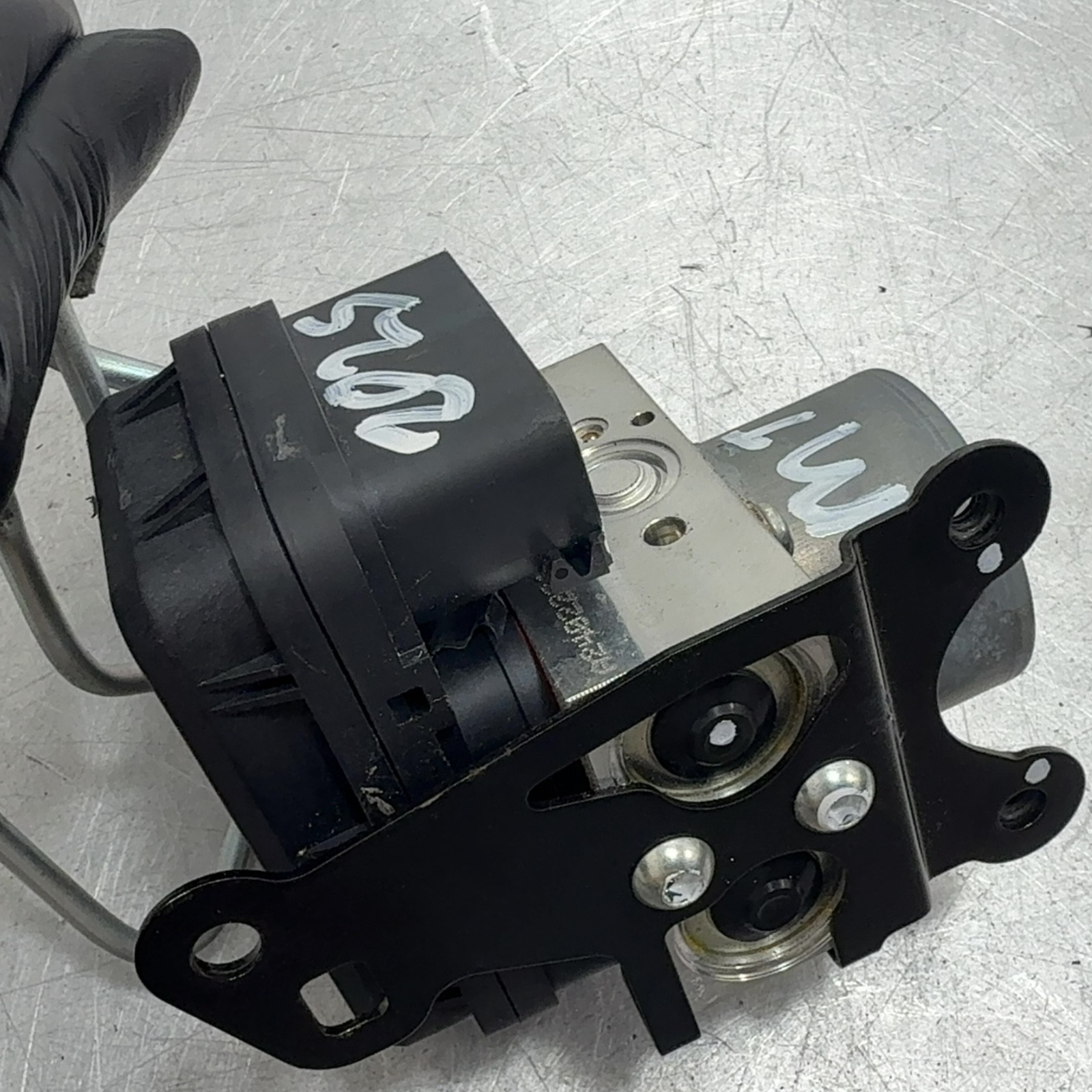 2025 Yamaha MT-09 Abs Hydraulic Pump Unit Module Bracket Oem MT09 Mt 09 25-26