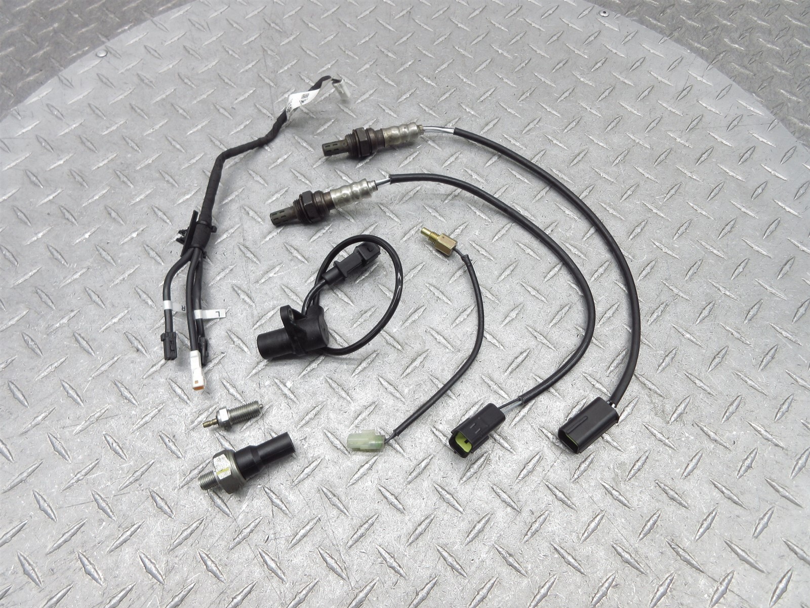 2020 17-20 Ducati Monster 797 Oxygen Exhaust Oil Pressure Gear Crank Temp Sensor