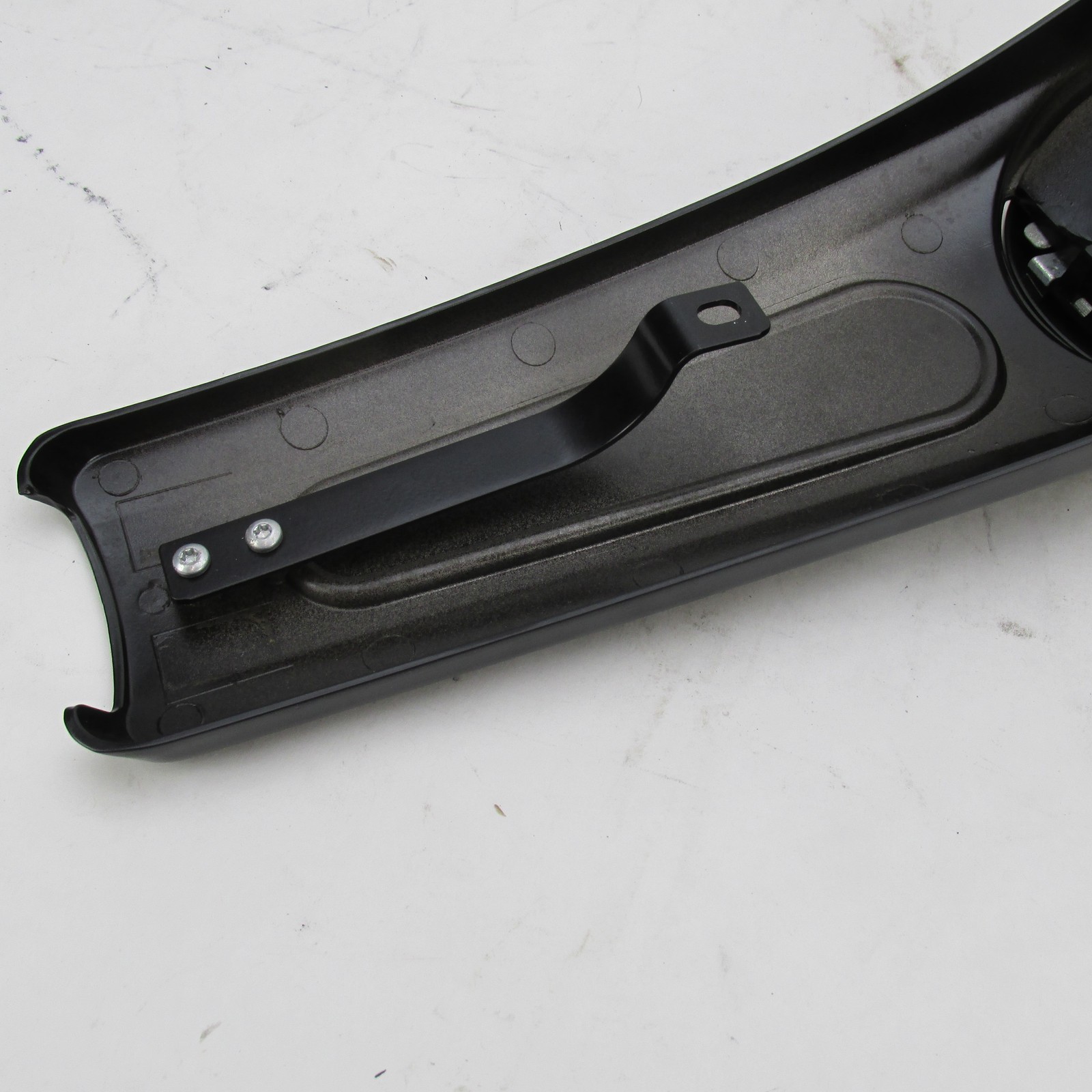 Harley Davidson OEM Blk Street Glide Center Dash Console Cover 69214-08 61300576