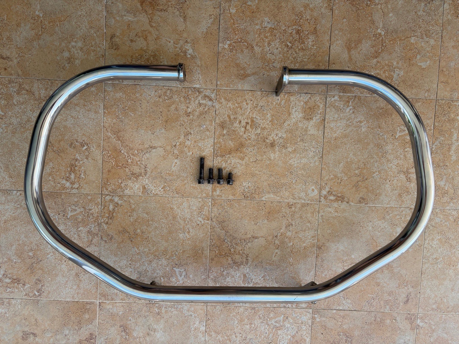 99-09 Yamaha XVS1100 V-Star. Used aftermarket crash bar Cobra Freeway 01-1240