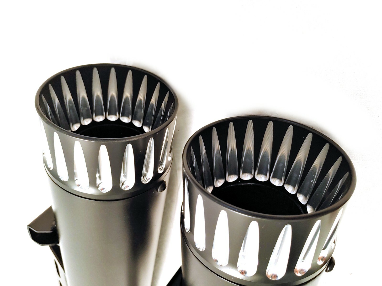 MUTAZU Flame Cap 4″ Thunder Slip On Mufflers Exhaust Victory Cross Country Road