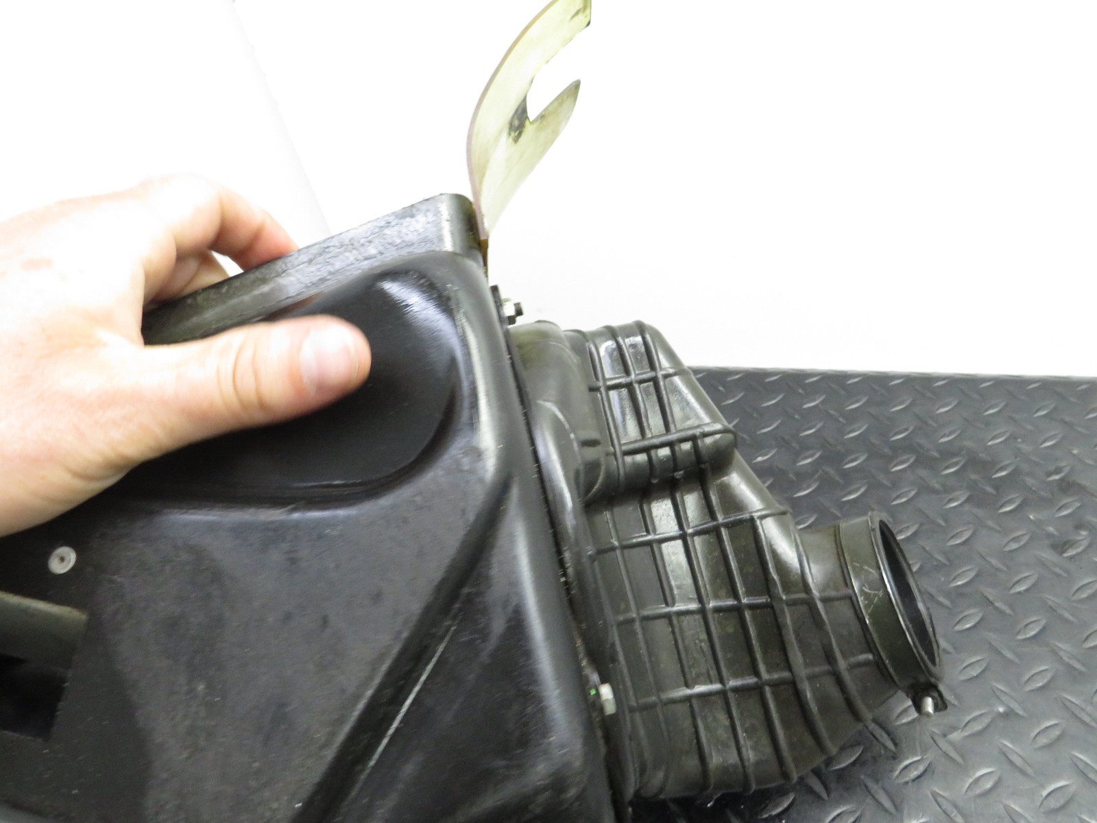 92 93 KAWASAKI KX 125 KX125 OEM AIRBOX HOUSING BOOT CLEAN GOOD! 11011-1370
