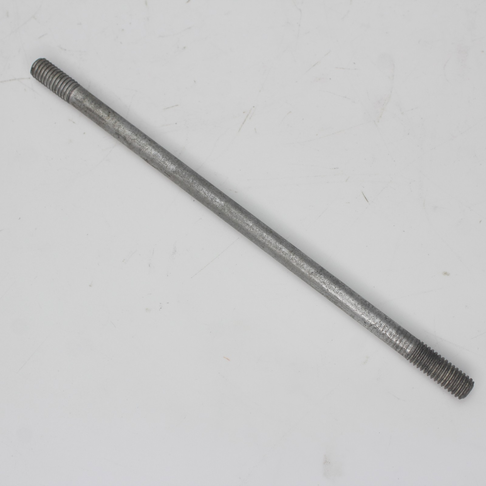 Cylinder Stud Bolt Part Number – 90031-001-010 For Yamaha