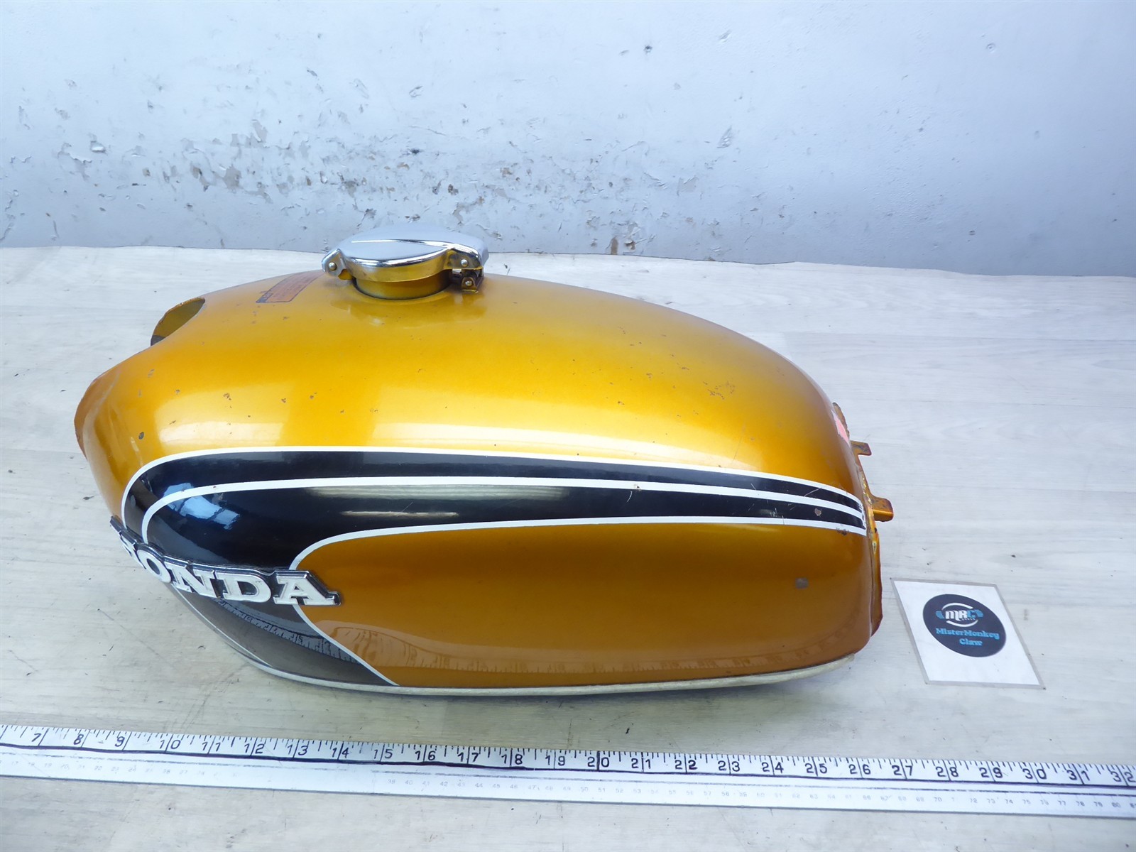1972 Honda CB350 Twin H21022) gold gas petrol fuel tank with cap and emblems
