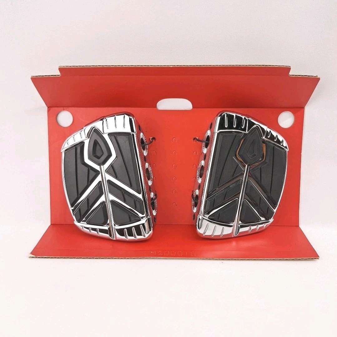 Kuryakyn Motorcycle Chrome And Black Foot Pegs Pair With Box