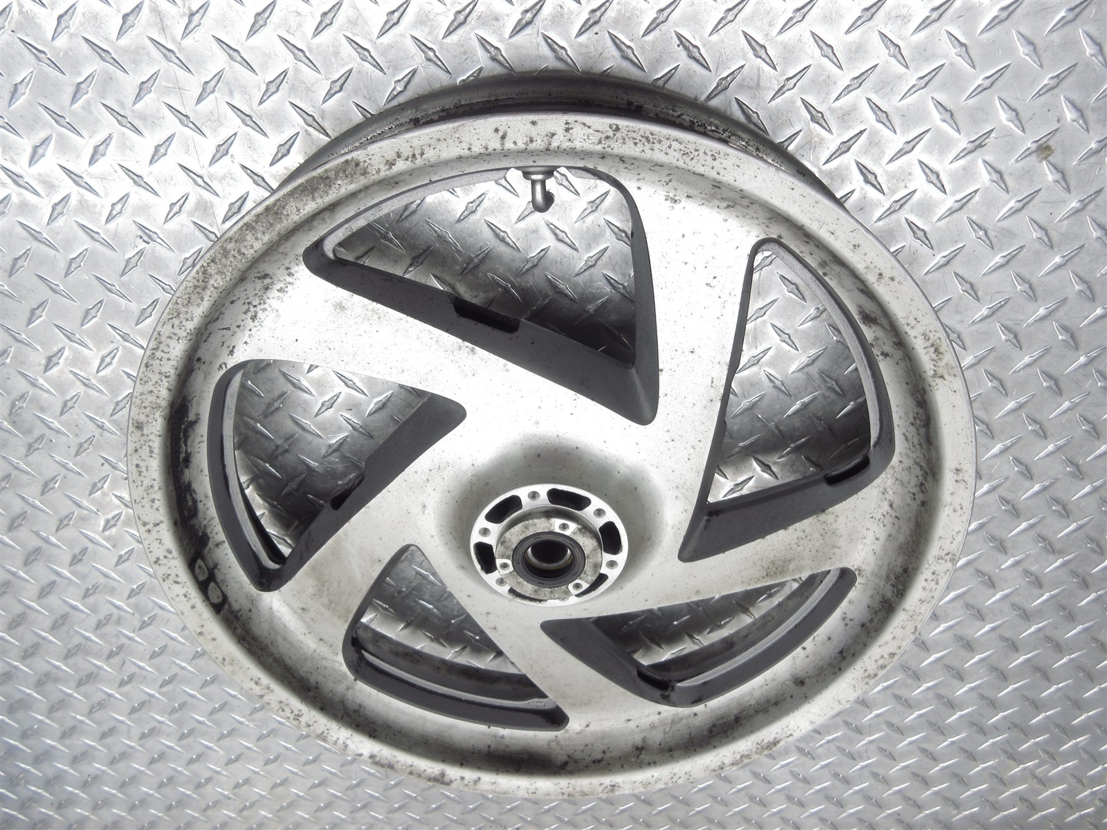 2007 06-10 Honda GL1800 Goldwing OEM Front Wheel Rim Straight Video 18×3.5