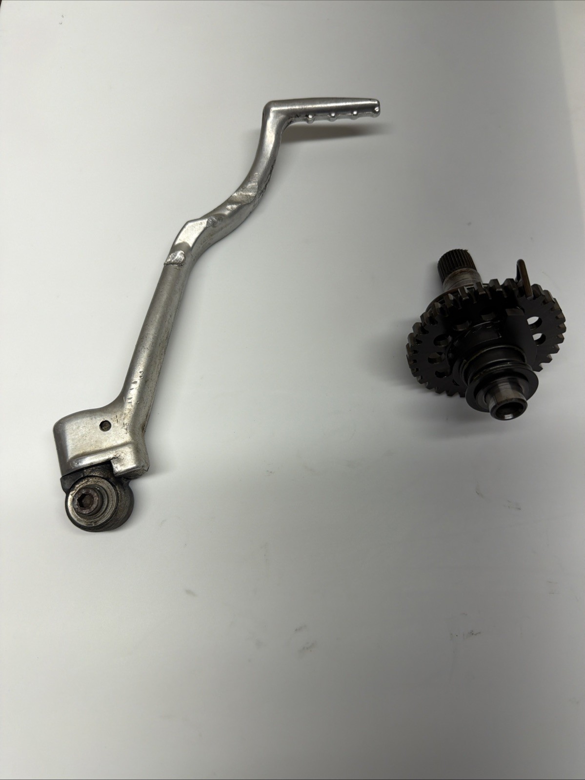 03-05 2005 YAMAHA YZ450F OEM KICKSTART LEVER BAR & GEAR AXLE SPINDLE SHAFT