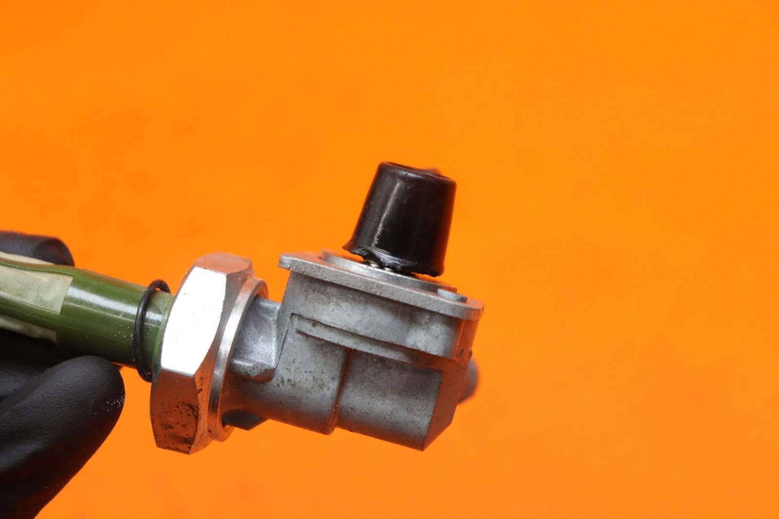 2004-2006 HONDA VTX1300S GAS TANK FUEL PETCOCK