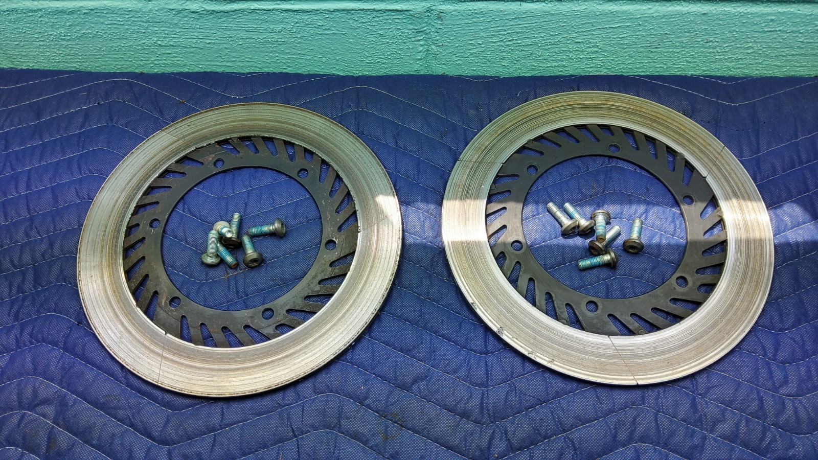 OEM Yamaha FZ750 Front Brake Disc Rotors Set Left Right With Hardware Vented