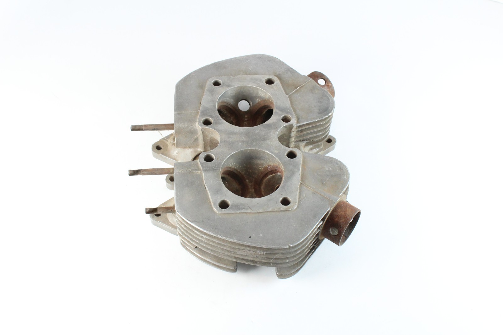 Triumph T100 500 8 Bolt Cylinder Head E3991 70-3991 BROKEN FIN x1