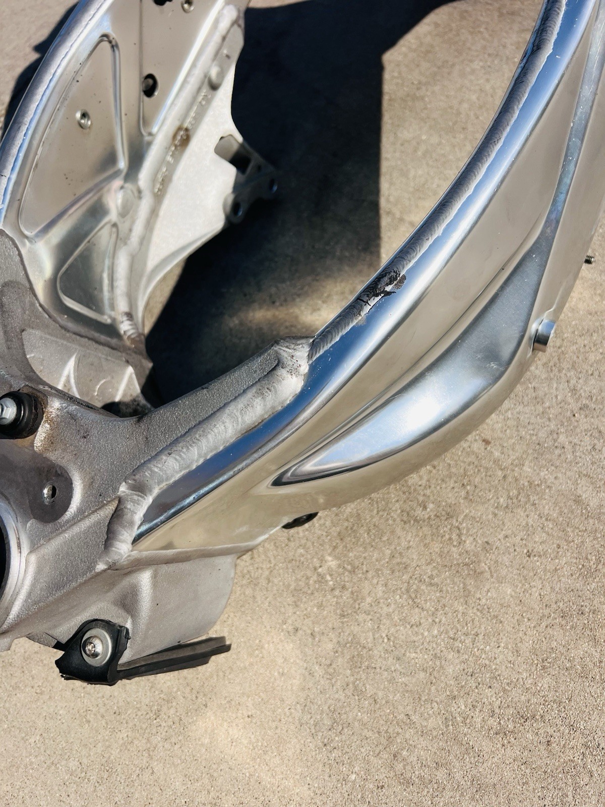Aprilia Tuono 06-07 RSV 1000 04-09 Main Frame Chassis DAMAGE SLVG AP8145075