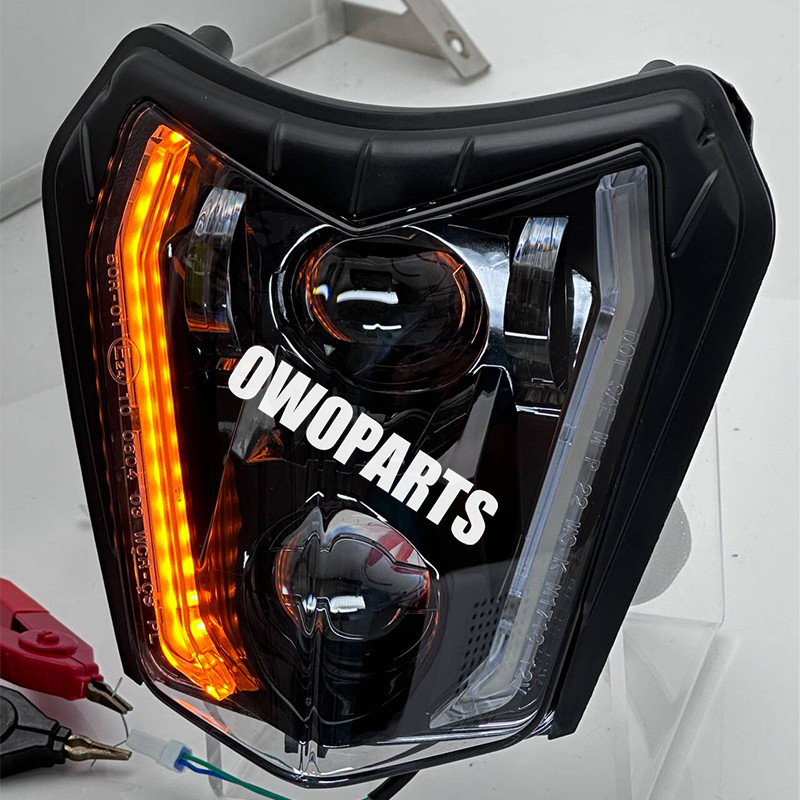 For KTM 250 350 450 500 690 Enduro R SMC-R Headlight DRL with Yellow Turn Signal