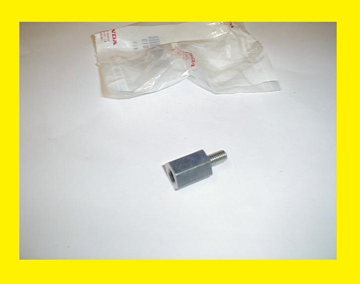 *TOP SHOCK NUT/MUFFLER MOUNT CT70 90120-056-010 (41K)