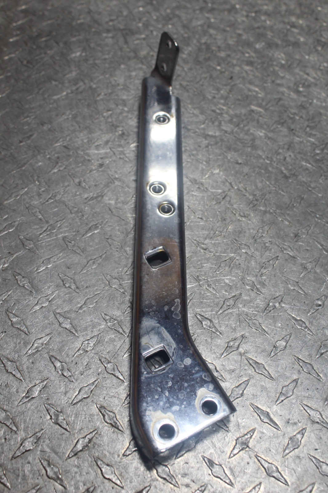 2007 Harley Electra Glide Right Saddlebag Support Mount Bracket CHROME 90720-79C