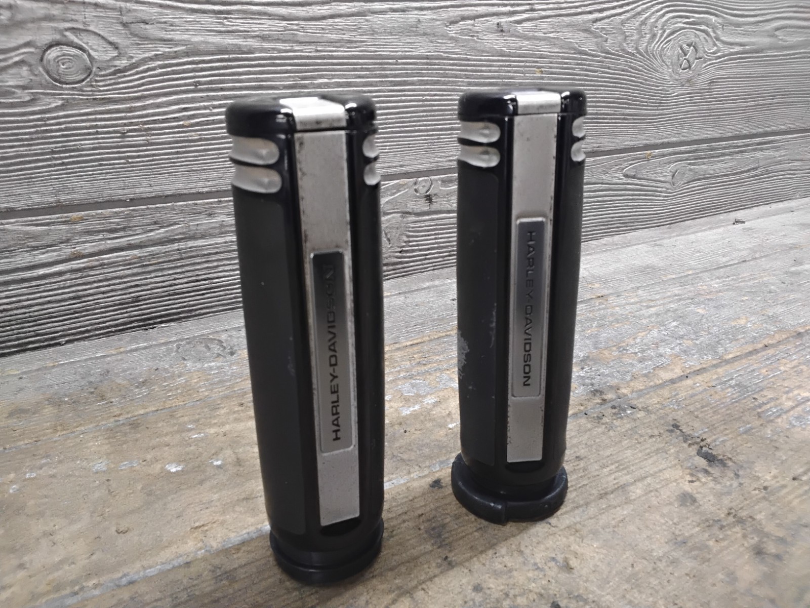 2008 Harley-Davidson Empire Hand Grips Machine Cut Black, Silver
