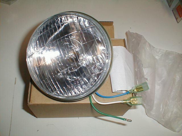 *1EA OEM HONDA SEALED BEAM (CT90 K2 to 1979) (st90 all) 33120-243-672 (S1005)