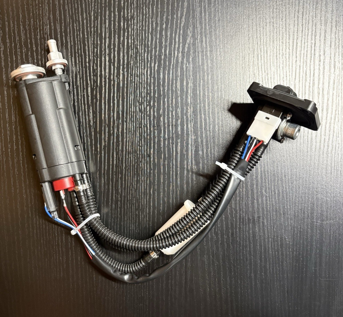 Fuel Pump Assembly for KTM HUSQVARNA HUSABERG 78107088000 78107088300