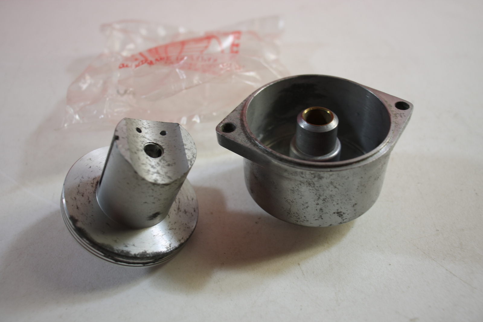 NOS Honda PISTON SET, VACUUM CARB CB450 CL450 CB500T # 16022-292-004