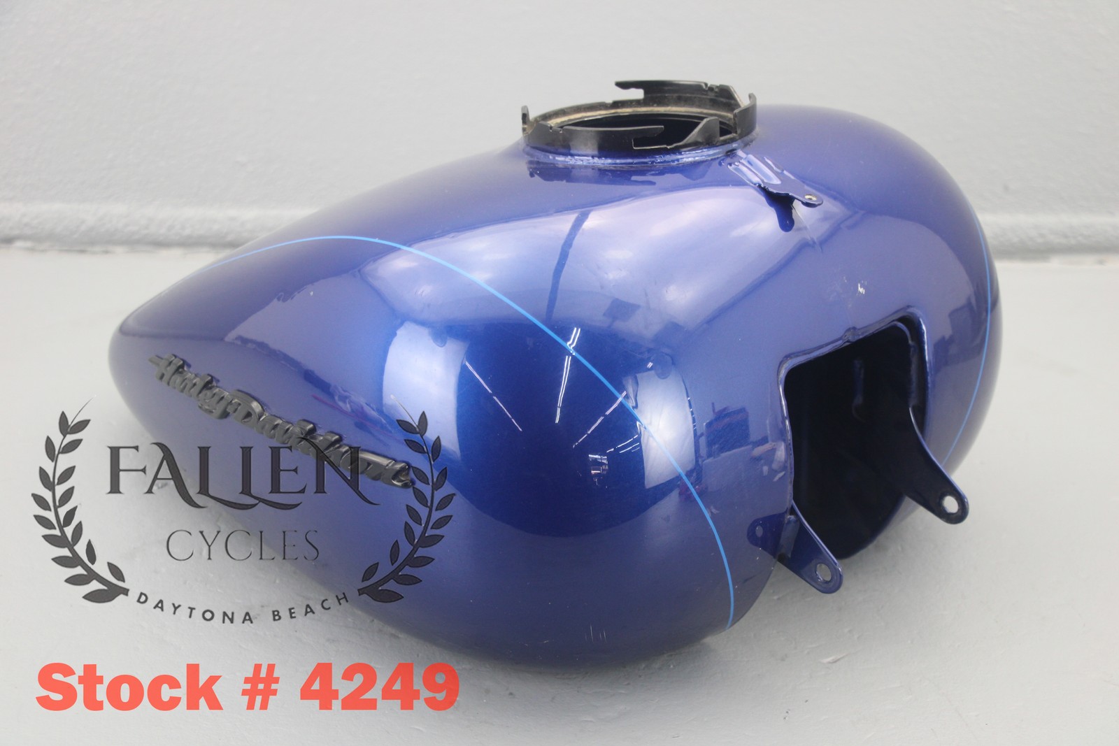 NO DENT 2015 Harley Road Glide Special Fuel Gas Tank SUPERIOR BLUE #4249