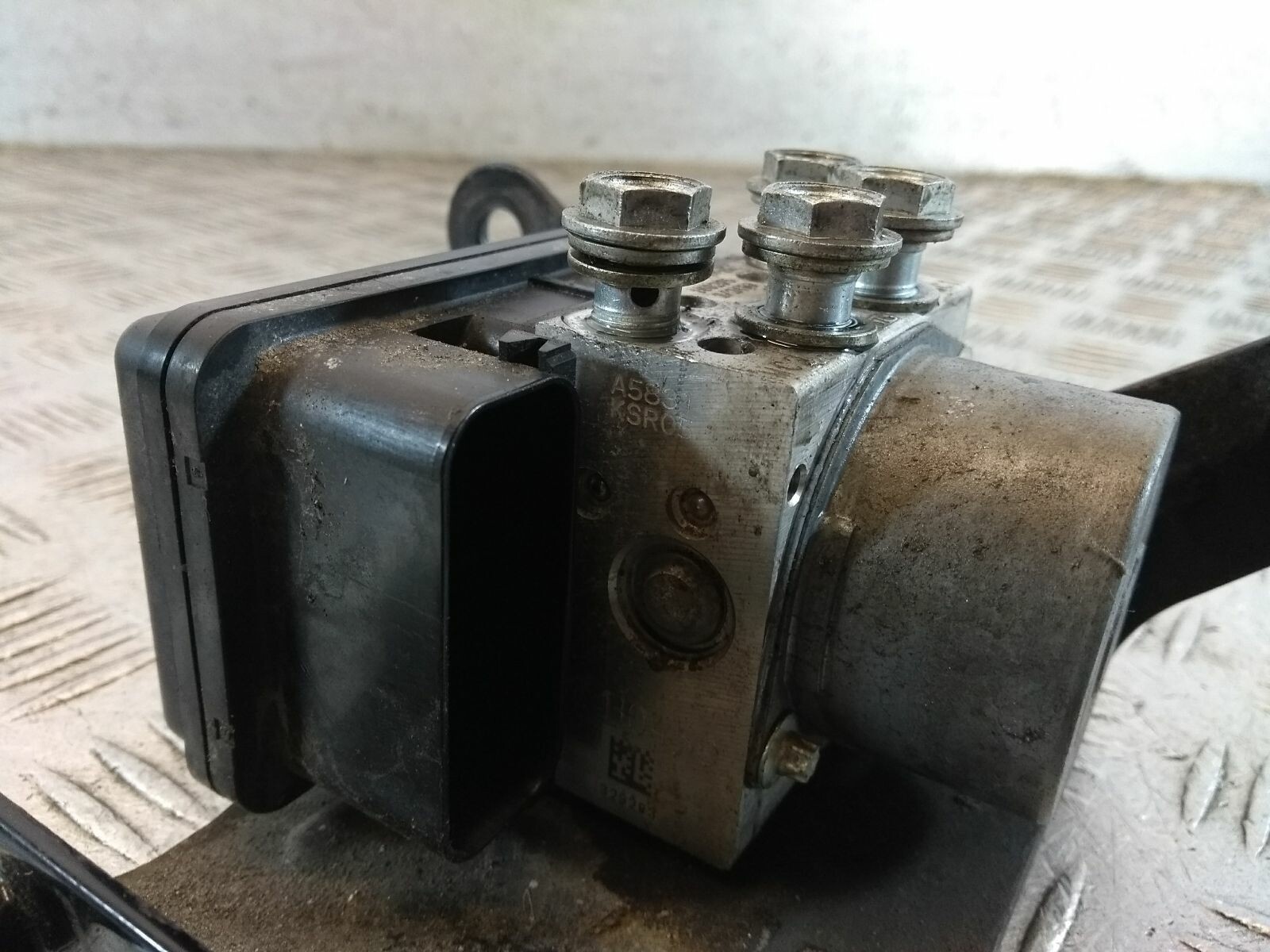 2016 HARLEY DAVIDSON XL 883 N IRON 16 ABS Pump