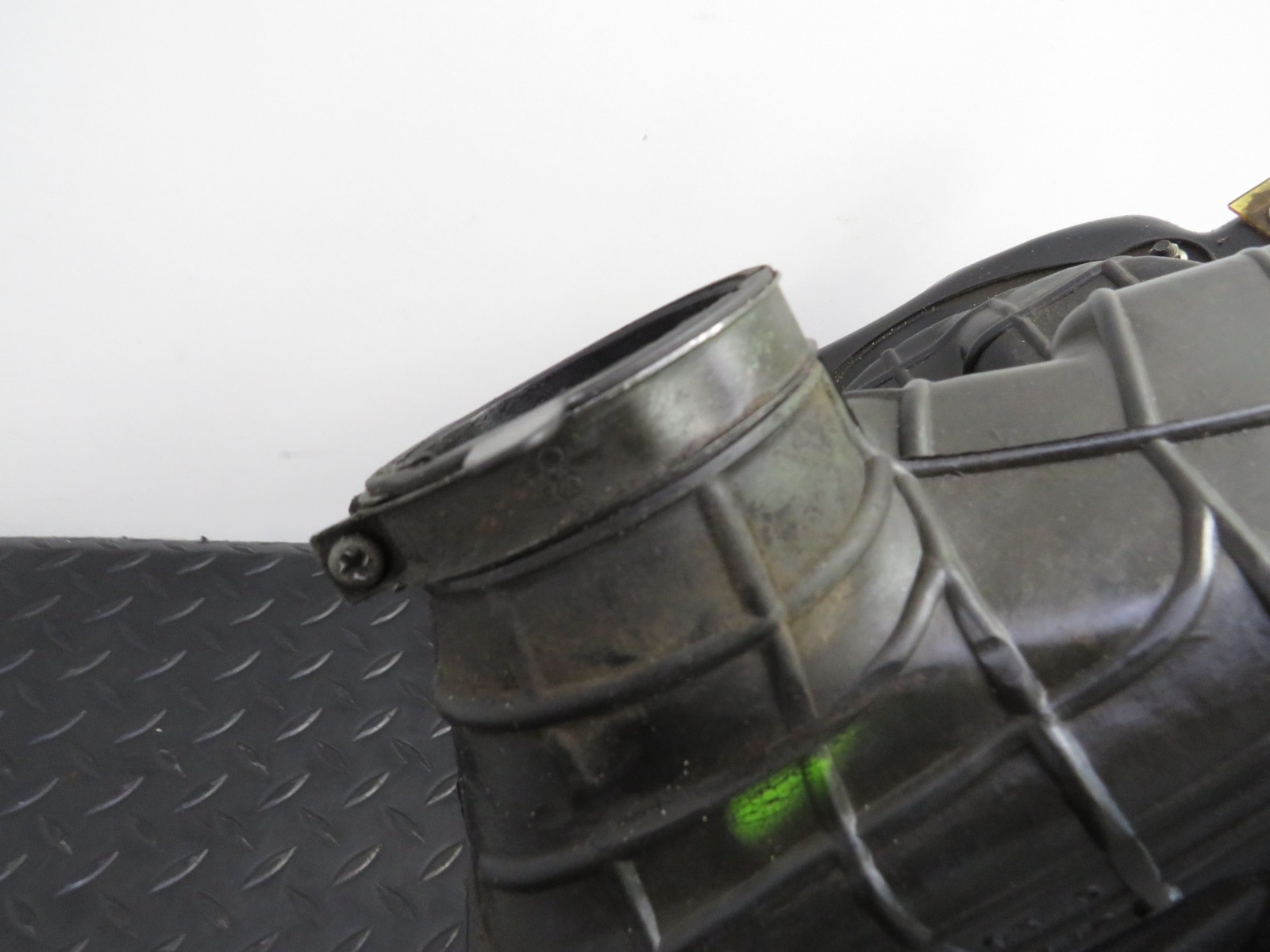 92 93 KAWASAKI KX 125 KX125 OEM AIRBOX HOUSING BOOT CLEAN GOOD! 11011-1370