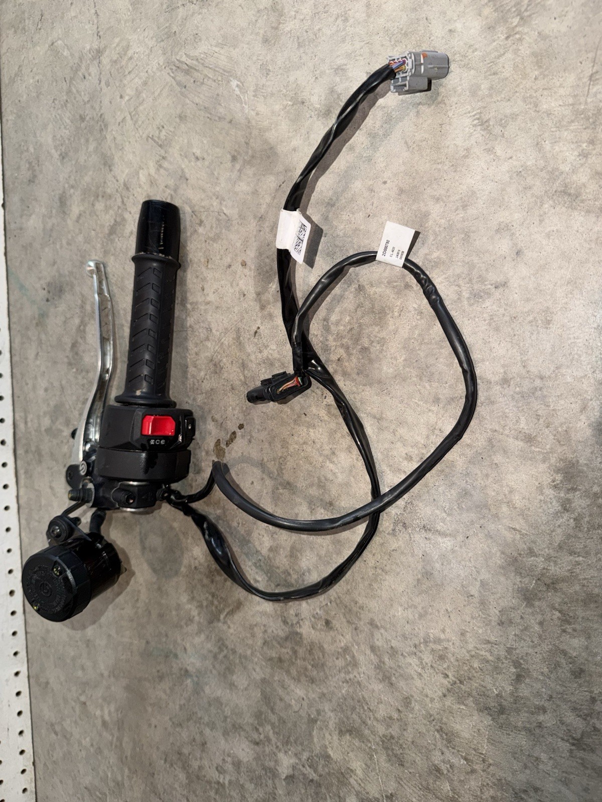 2025 25-26 Aprilia RS660 RS 660 RIGHT SIDE CLIP ON HANDLEBAR CONTROLS BRAKE OEM