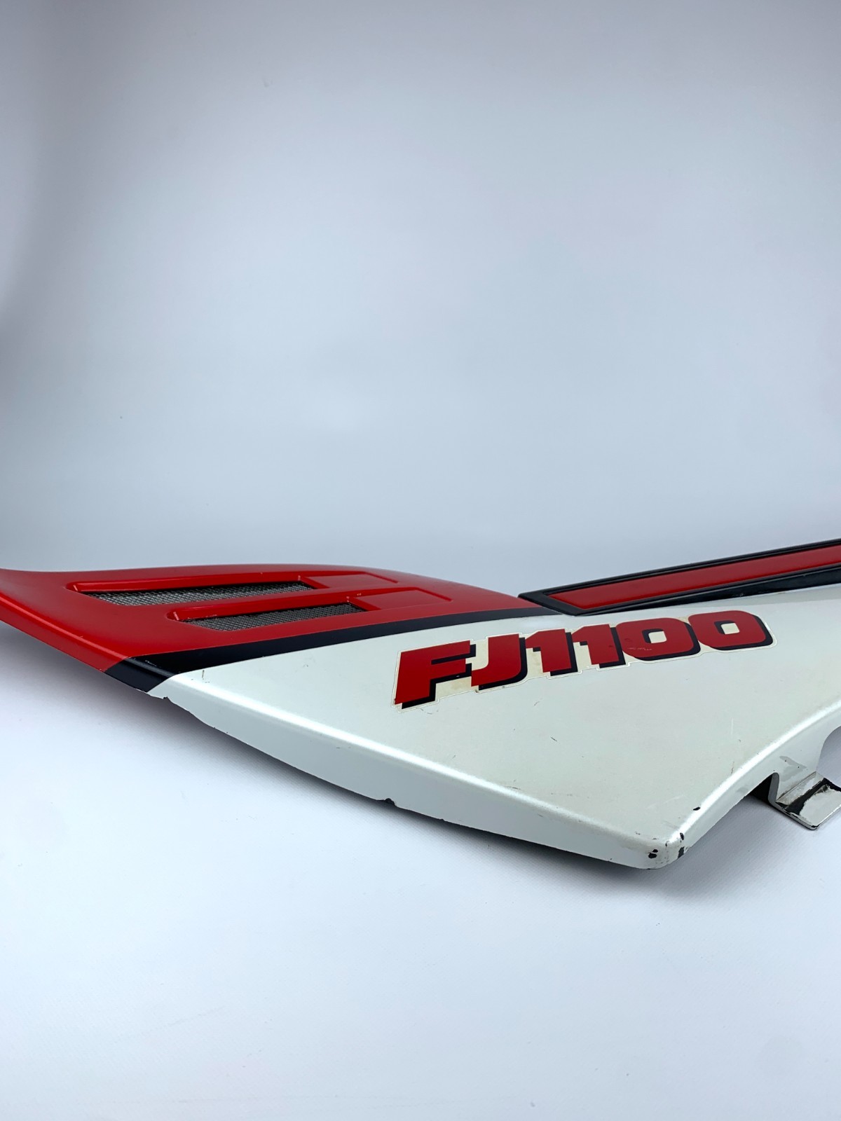 Yamaha FJ1100 1984 85 Left Side Cover Cowl Fairing Plastic Body Panel Red White