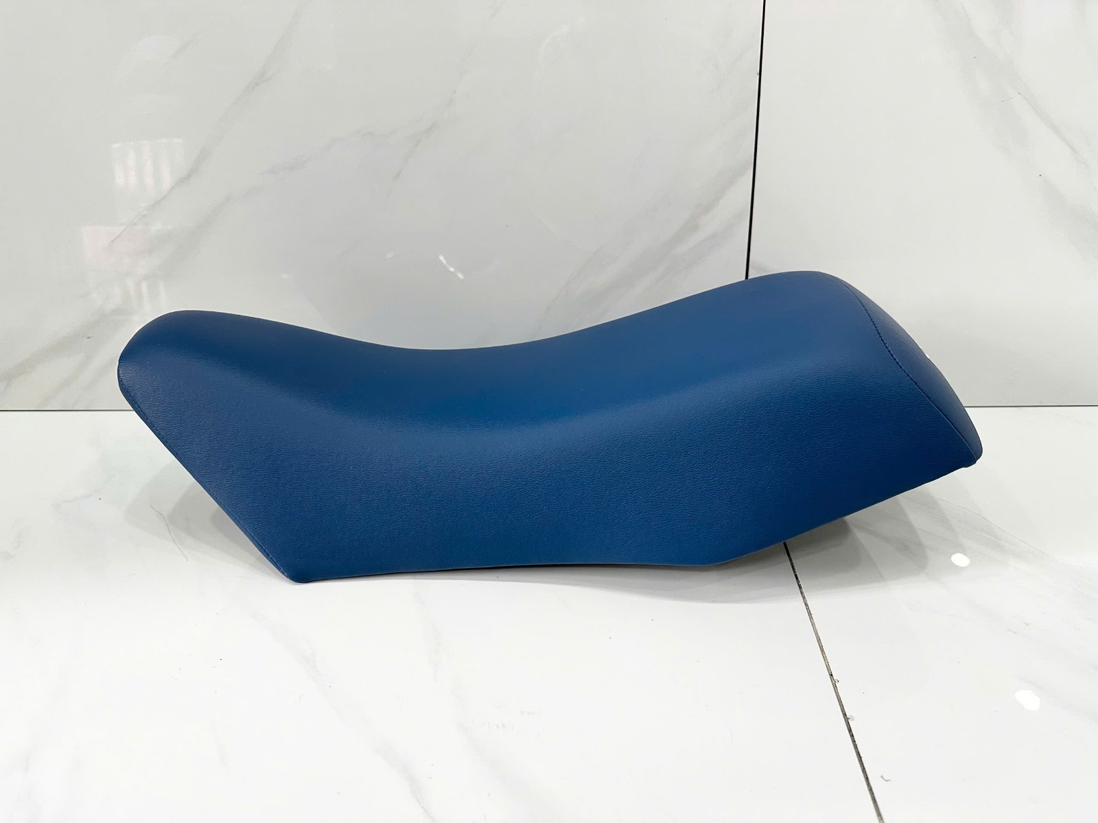 86 – 87 Honda TRX70 TRX 70 New Complete Blue Motorcycle Metal Pan Seat Saddle.