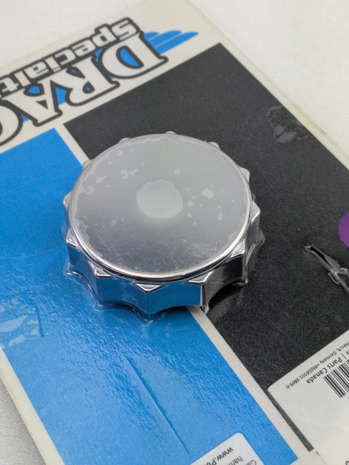 Drag Specialties Deluxe Gas Cap with Vent Pre ’82 Twist-On DS-390118