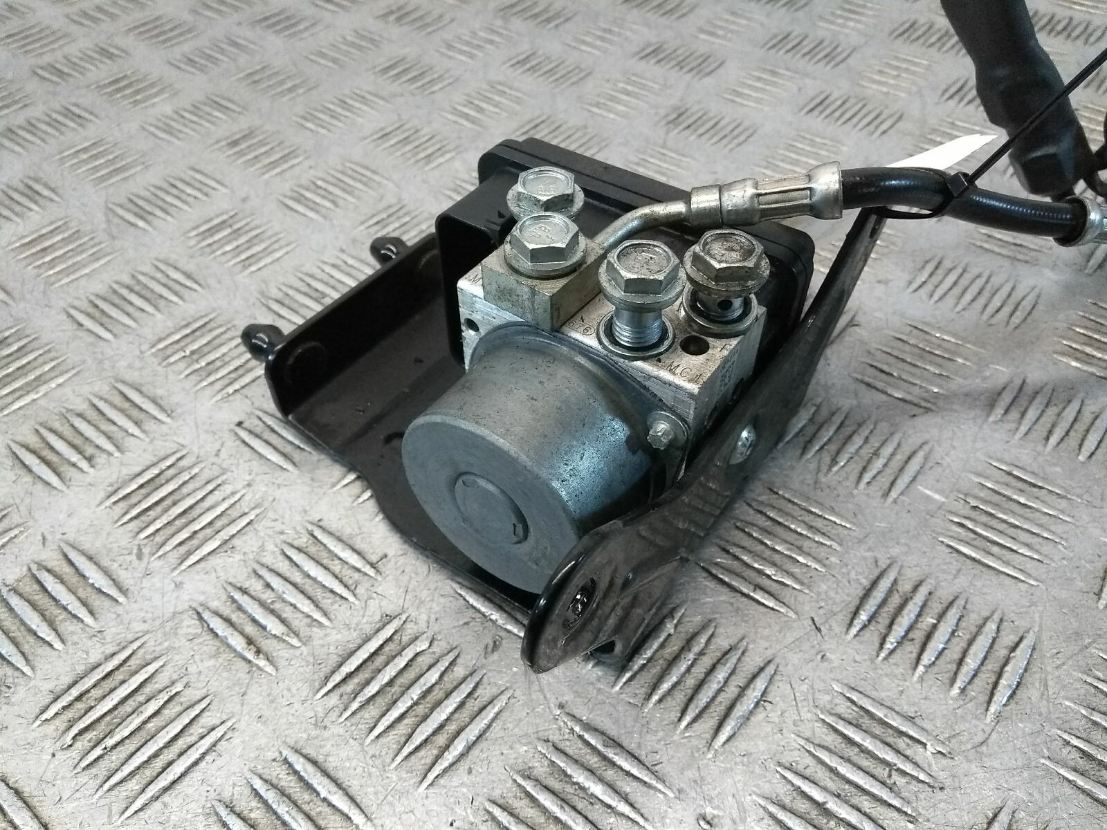 2018 HARLEY DAVIDSON XL SPORTSTER IRON 883 XL883N 18 ABS Pump